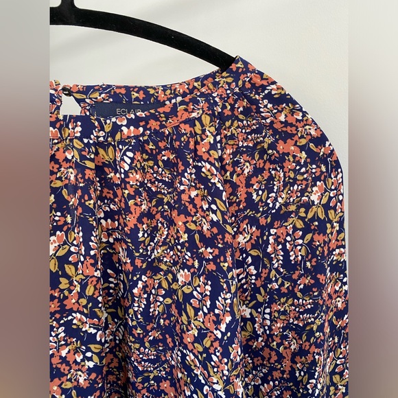 SOLD! Eclair floral blouse! Medium - Picture 2 of 5